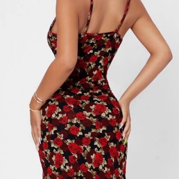 New Floral Roses Cami Red And Black Dress - Picture 2 of 3